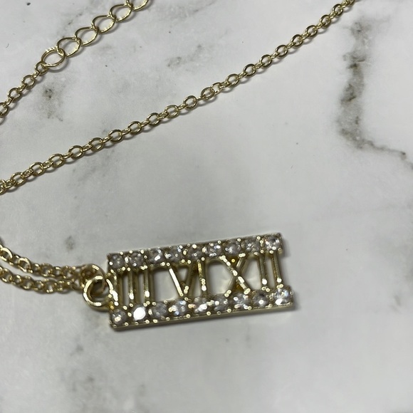 Luxury Roman Numeral Rhinestone Charm Bracelet - Picture 8 of 8